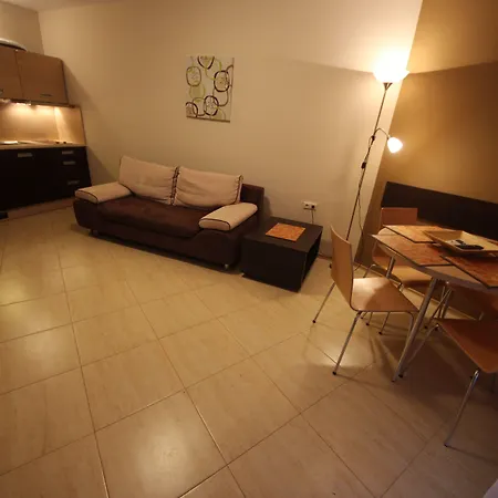 Menada Grand Apartament Aheloy
