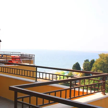 Menada Grand Apartament Aheloy