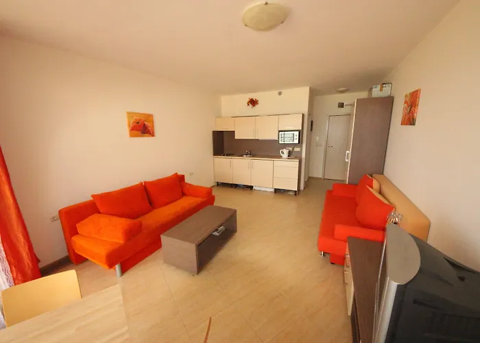 Menada Grand אהלוי