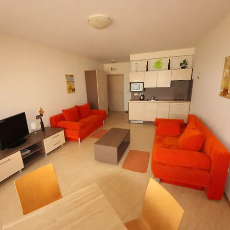 Menada Grand Apartamento Aheloy